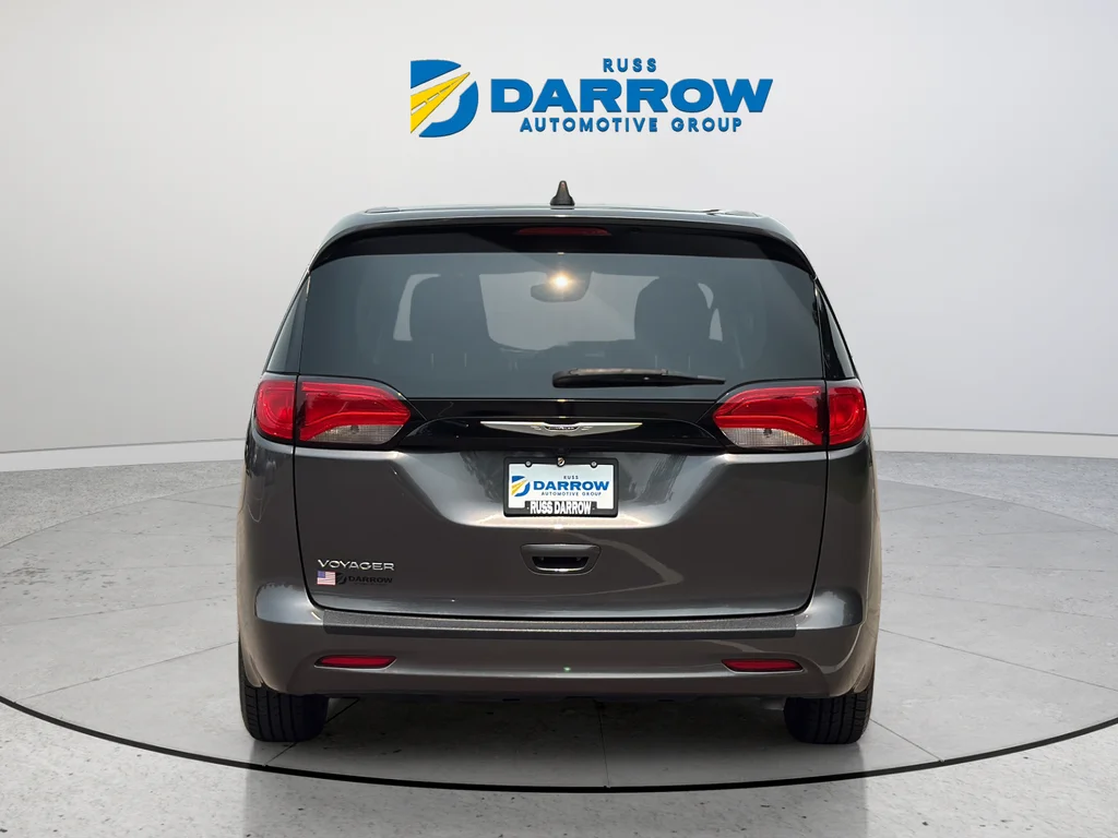 Used 2023 Gray Chrysler LX image 4