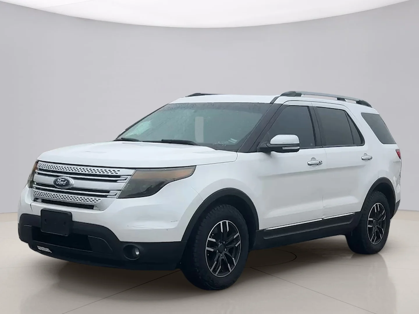 Used 2014 White Ford LIMITED image 1