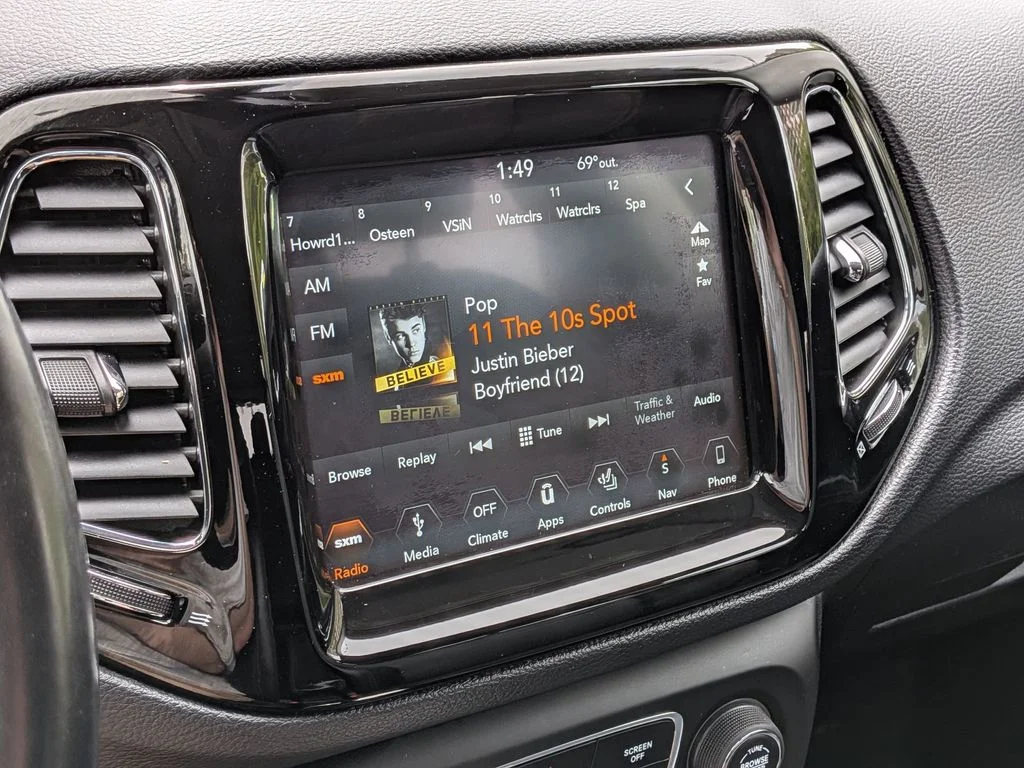 Used 2019 Gray Jeep Limited image 17