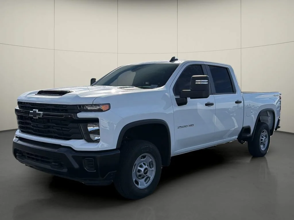 New 2026 Summit White Chevrolet WT image 3