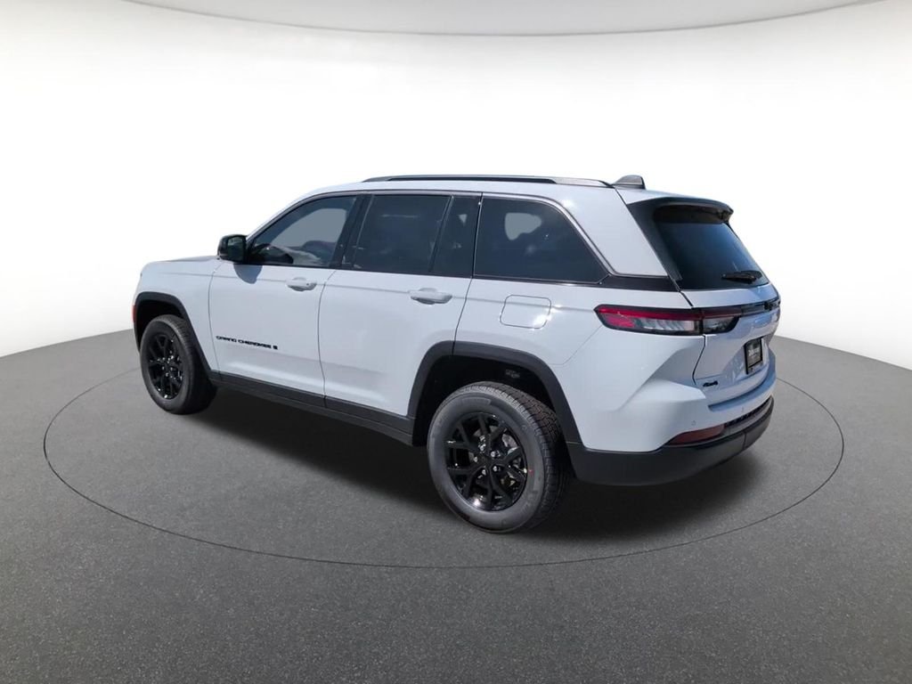 New 2026 Bright White Clear-Coat Exterior Paint Jeep Altitude image 10