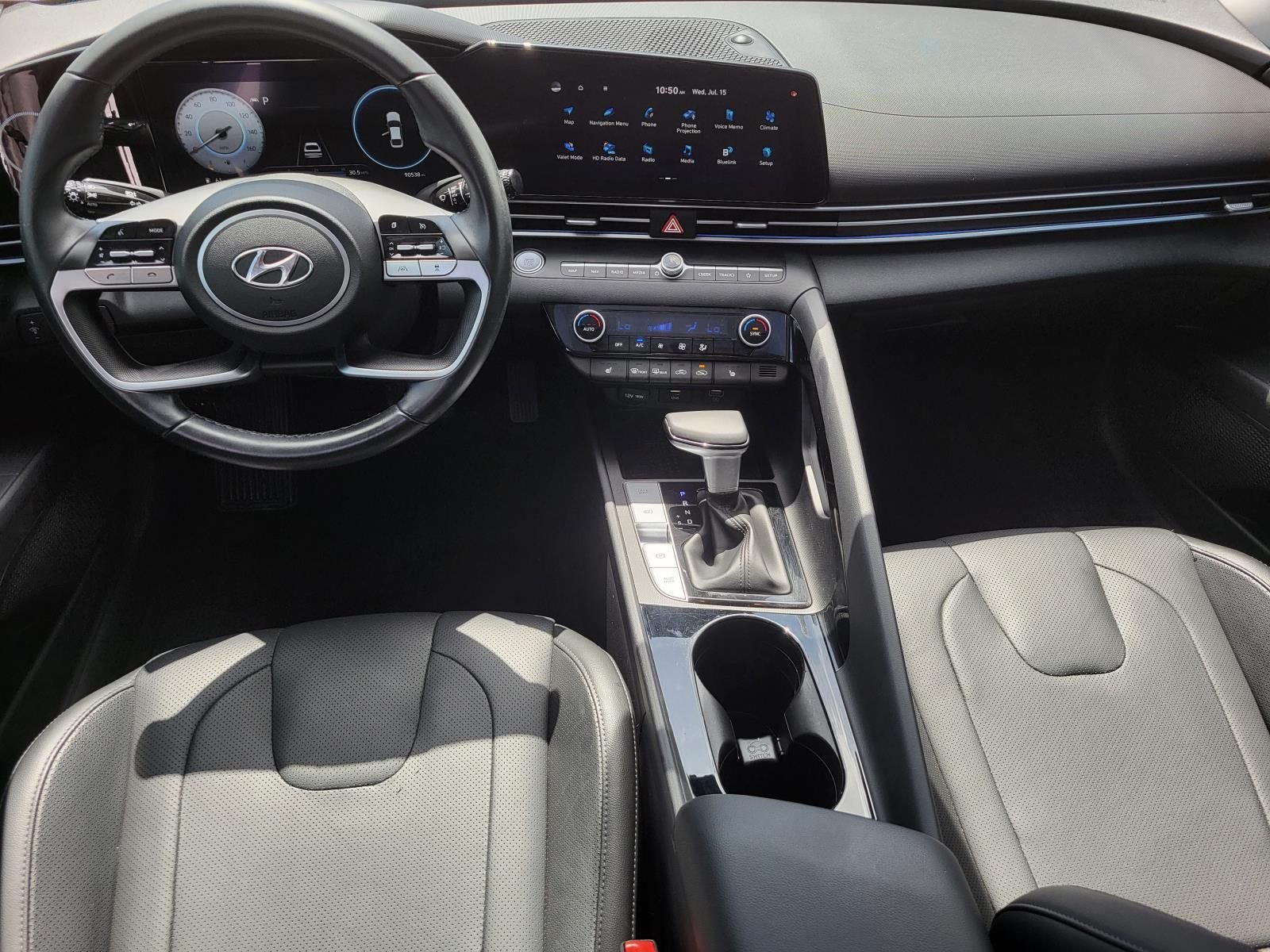 Used 2022 Quartz White Hyundai Limited image 12