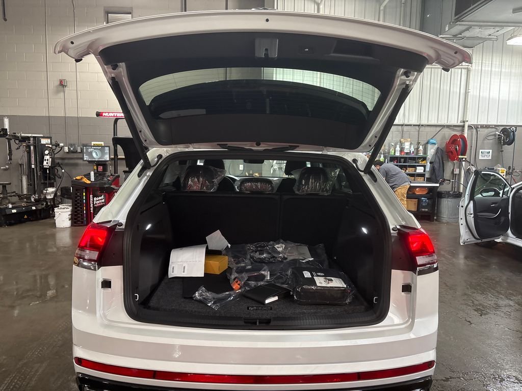 New 2026 White/off-white Volkswagen 2.0T SEL Premium R-Line image 20