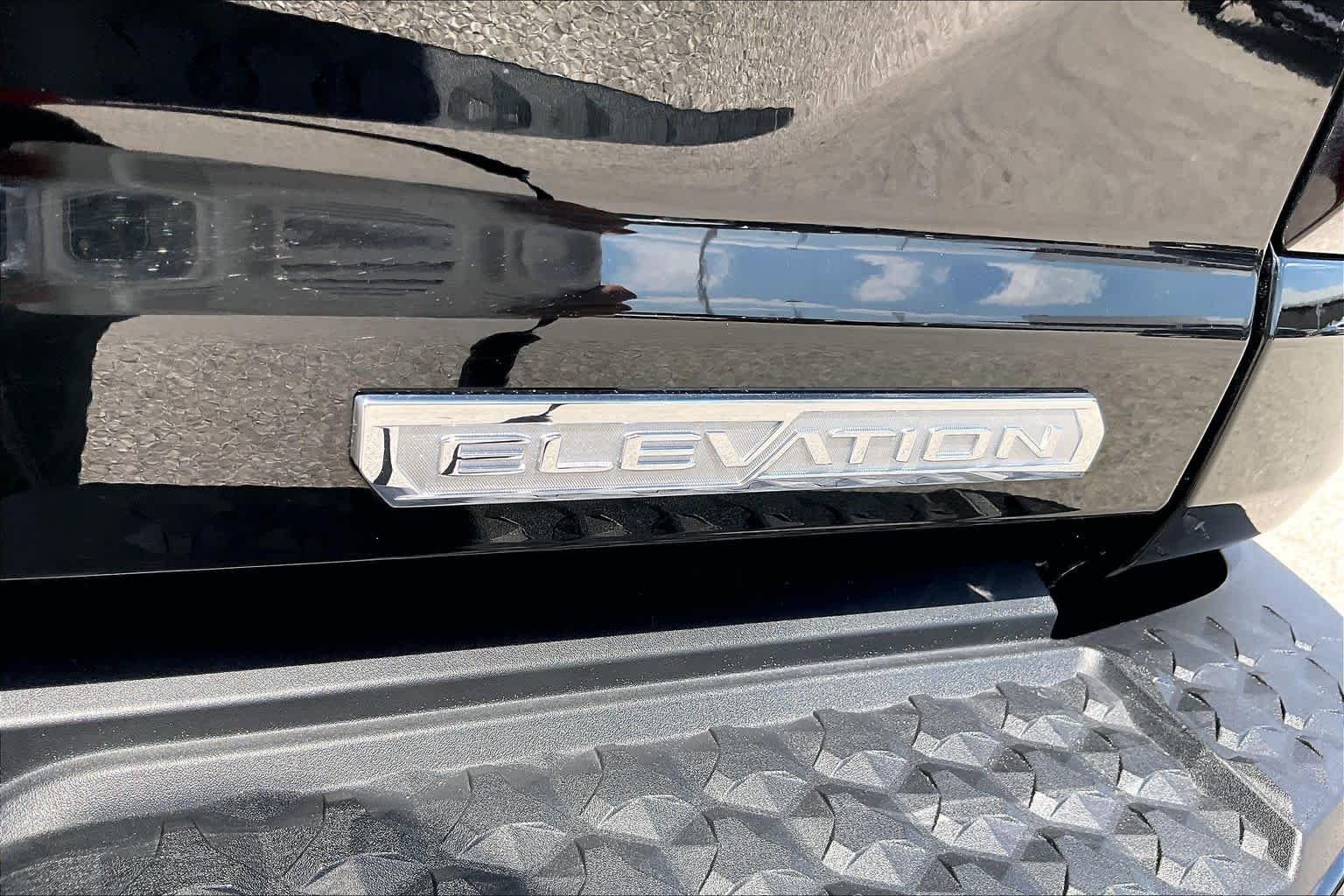 Used 2025 Onyx Black GMC 2WD Elevation image 10