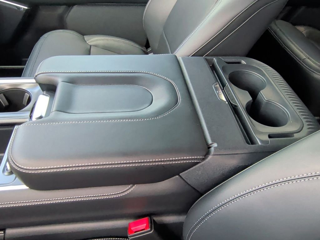 New 2026 Agate Black Metallic Ford Platinum® image 32