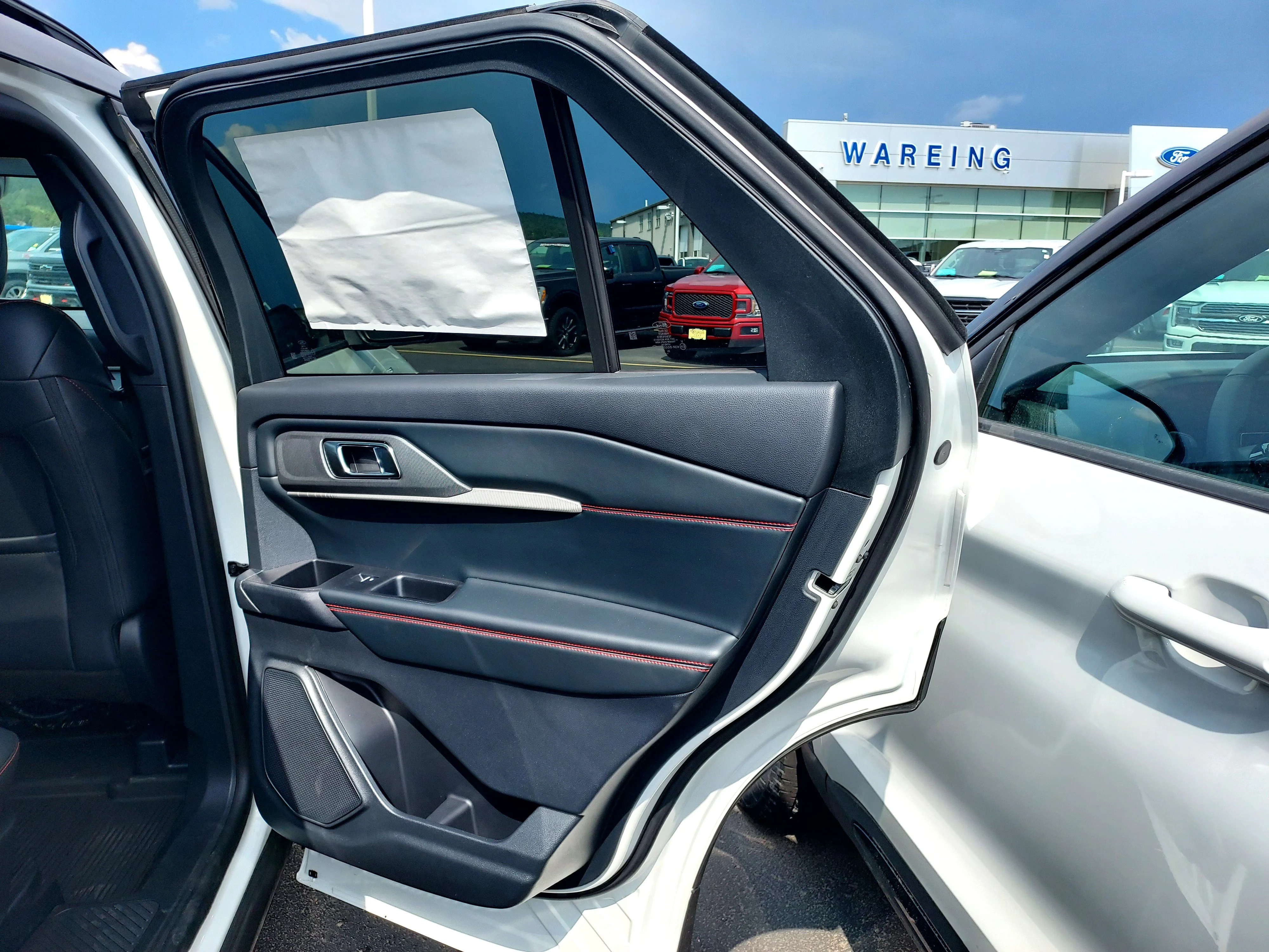 New 2026 Star White Metallic Tri-Coat Ford ST-Line image 19