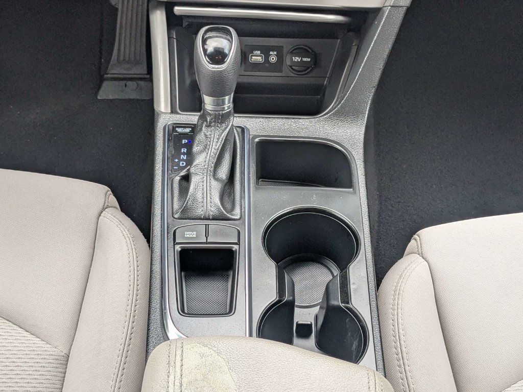 Used 2015 Gray Hyundai SE image 22