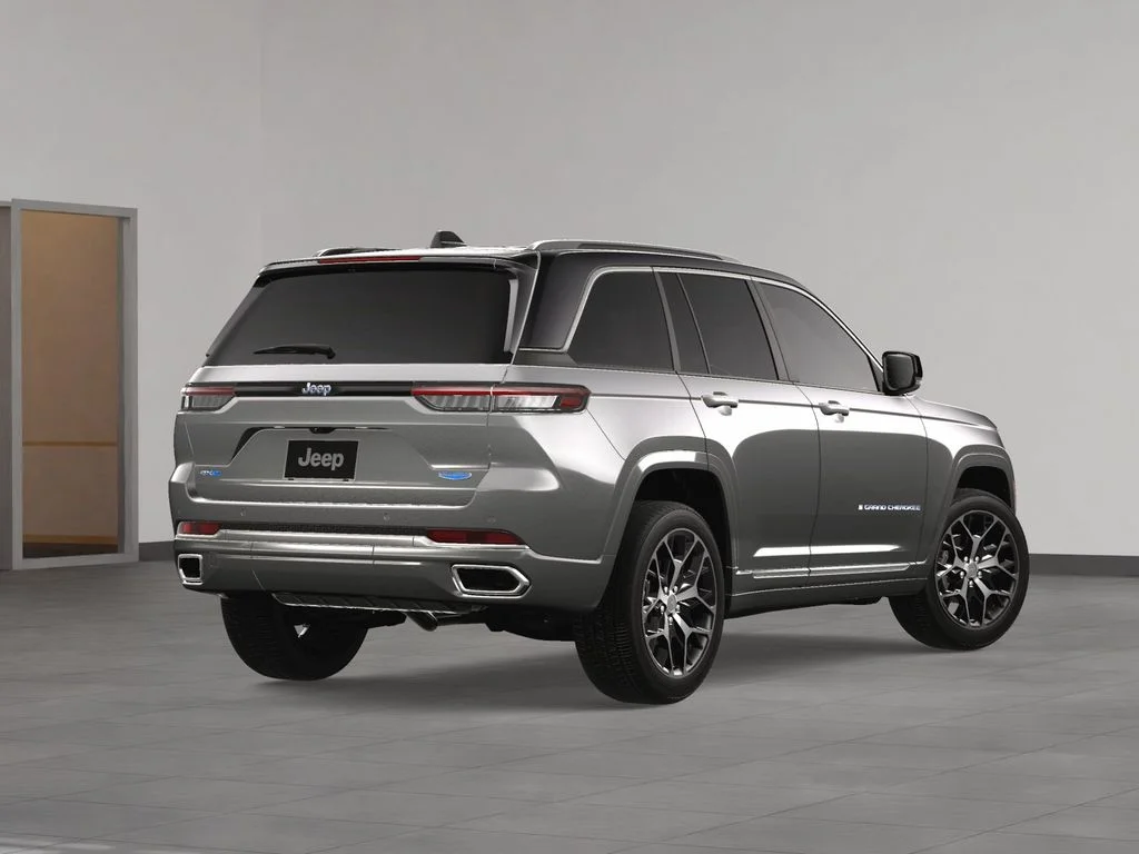 New 2024 Silver Zynith Jeep Summit Reserve 4xe image 5