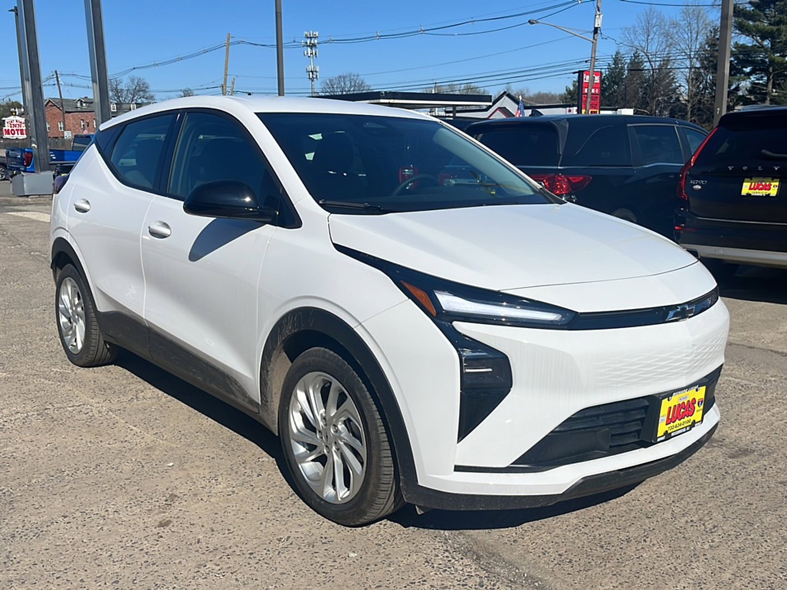 New 2027 Summit White Chevrolet LT image 5