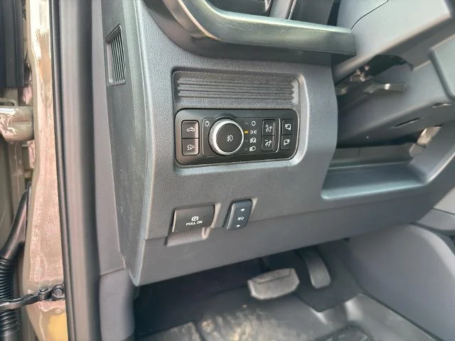 New 2026 Marsh Gray Ford F-250® Lariat® image 15