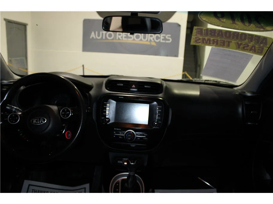Used 2019 Shadow Black Kia + image 14