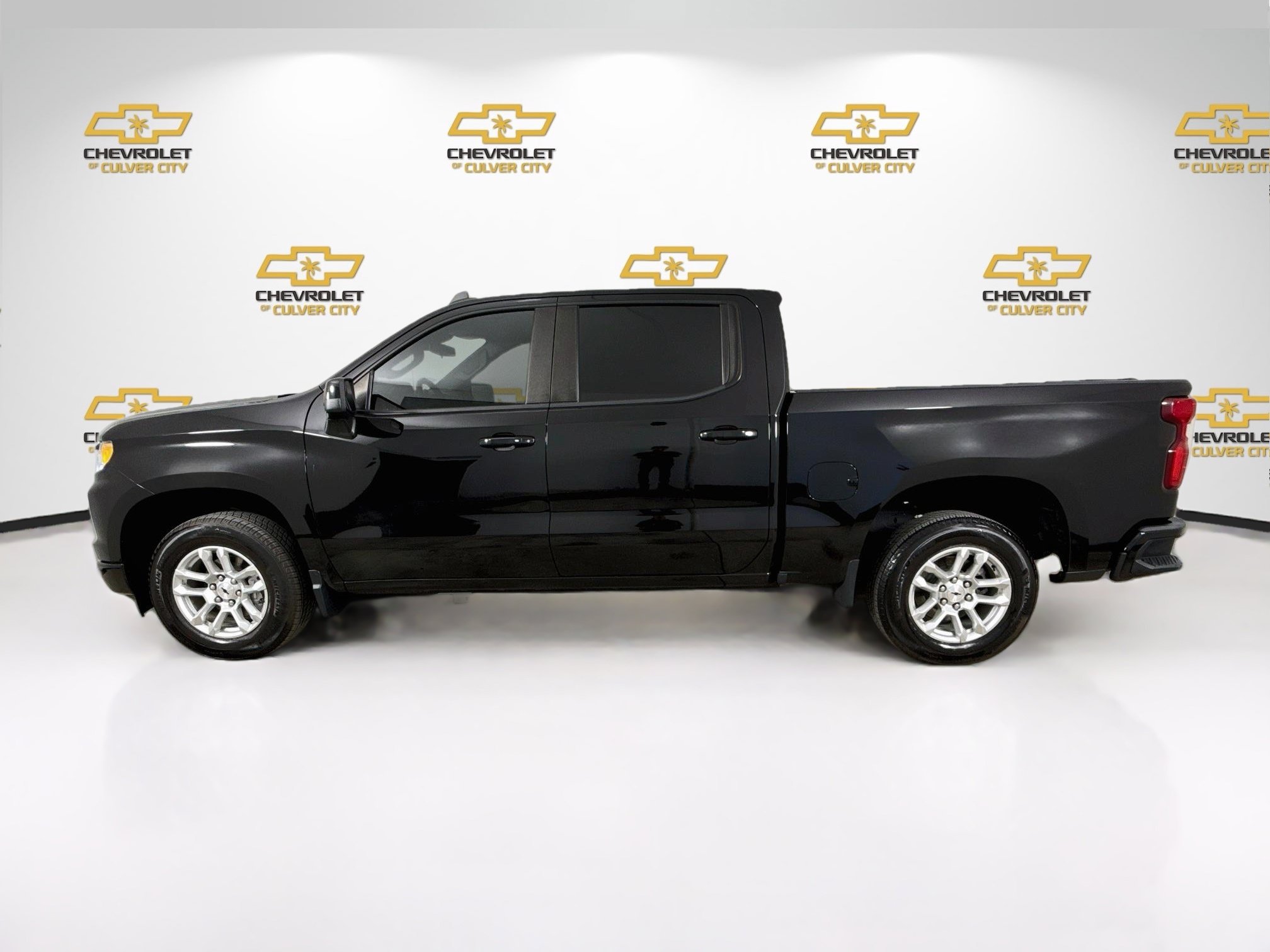 Used 2023 Black Chevrolet RST image 5