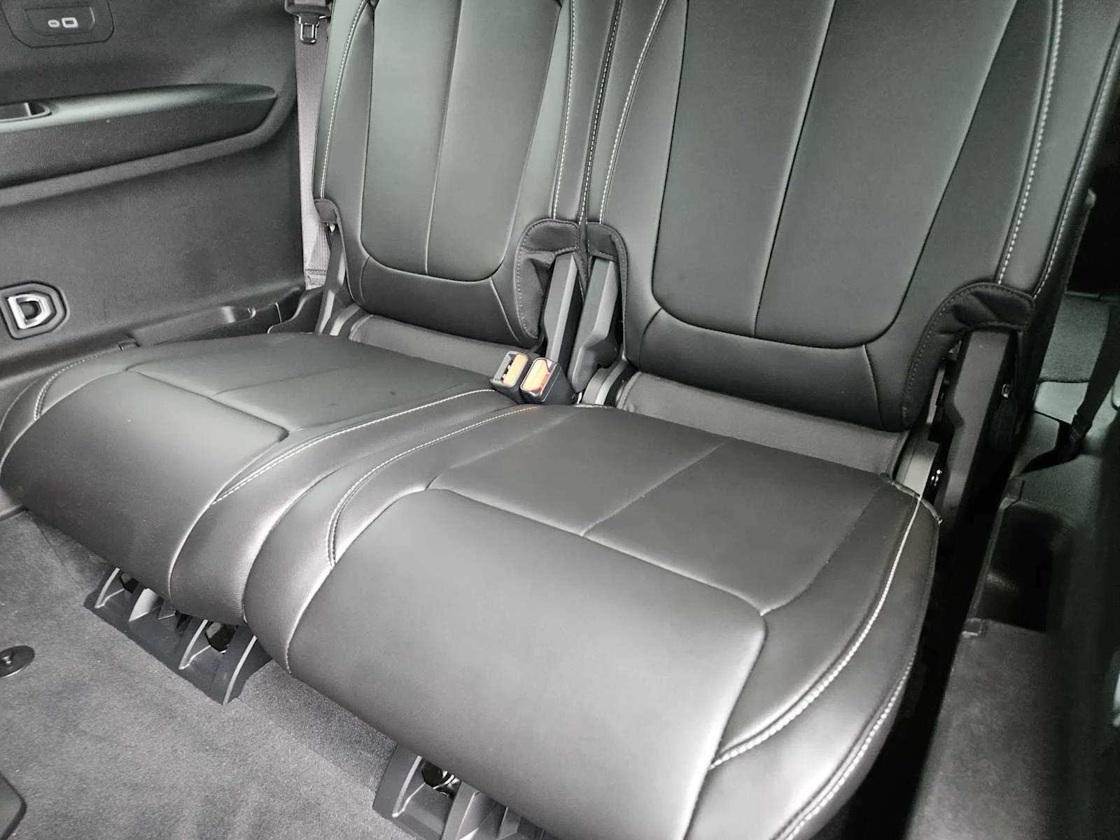 Used 2025 Baltic Gray Metallic Clearcoat Jeep Limited image 22