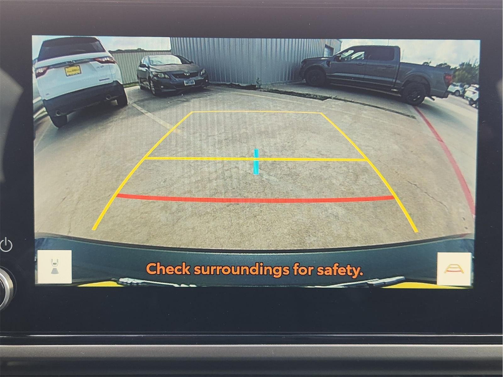 2025 Toyota Camry photo 18 of 33