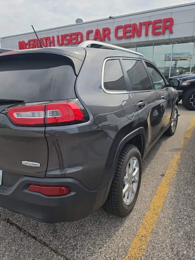 Used 2014 Gray Jeep Latitude image 2