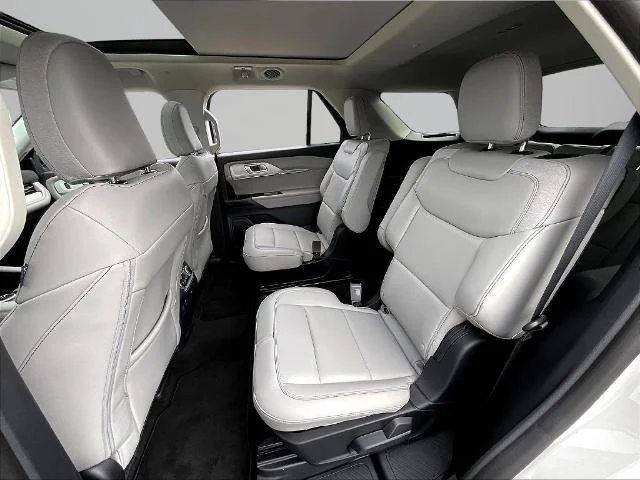New 2026 Star White Metallic Tri-Coat Ford Active image 72