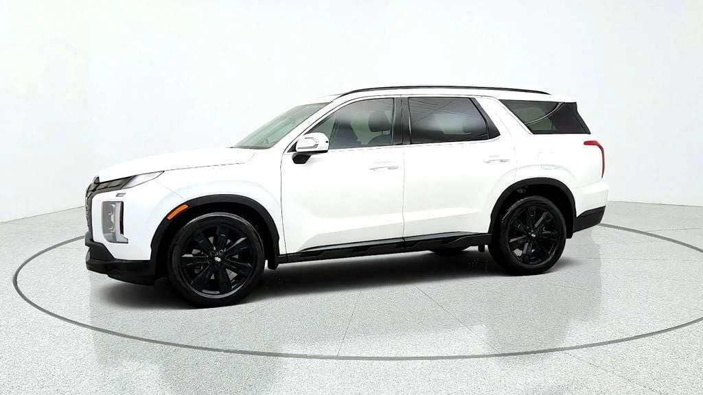 Used 2023 Hyper White Hyundai XRT AWD image 8