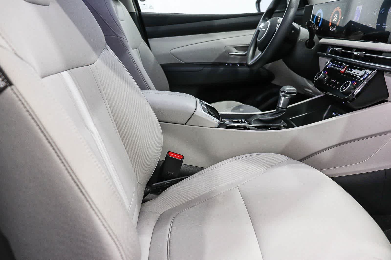 Used 2025 Phantom Black Hyundai SEL image 16