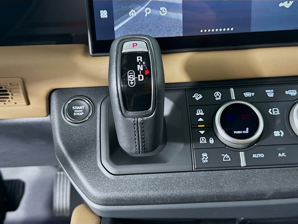 New 2025 Sedona Red Land Rover S image 16