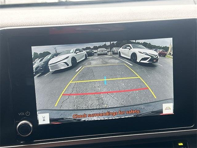 2025 Toyota Camry SE - Photo 18