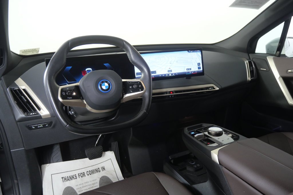 Used 2024 Alpine White BMW xDrive50 image 18