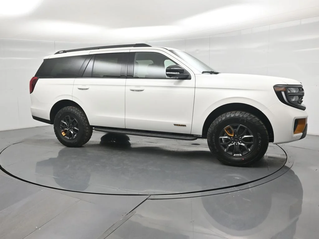 New 2026 Star White Metallic Tri-Coat Ford Tremor image 24