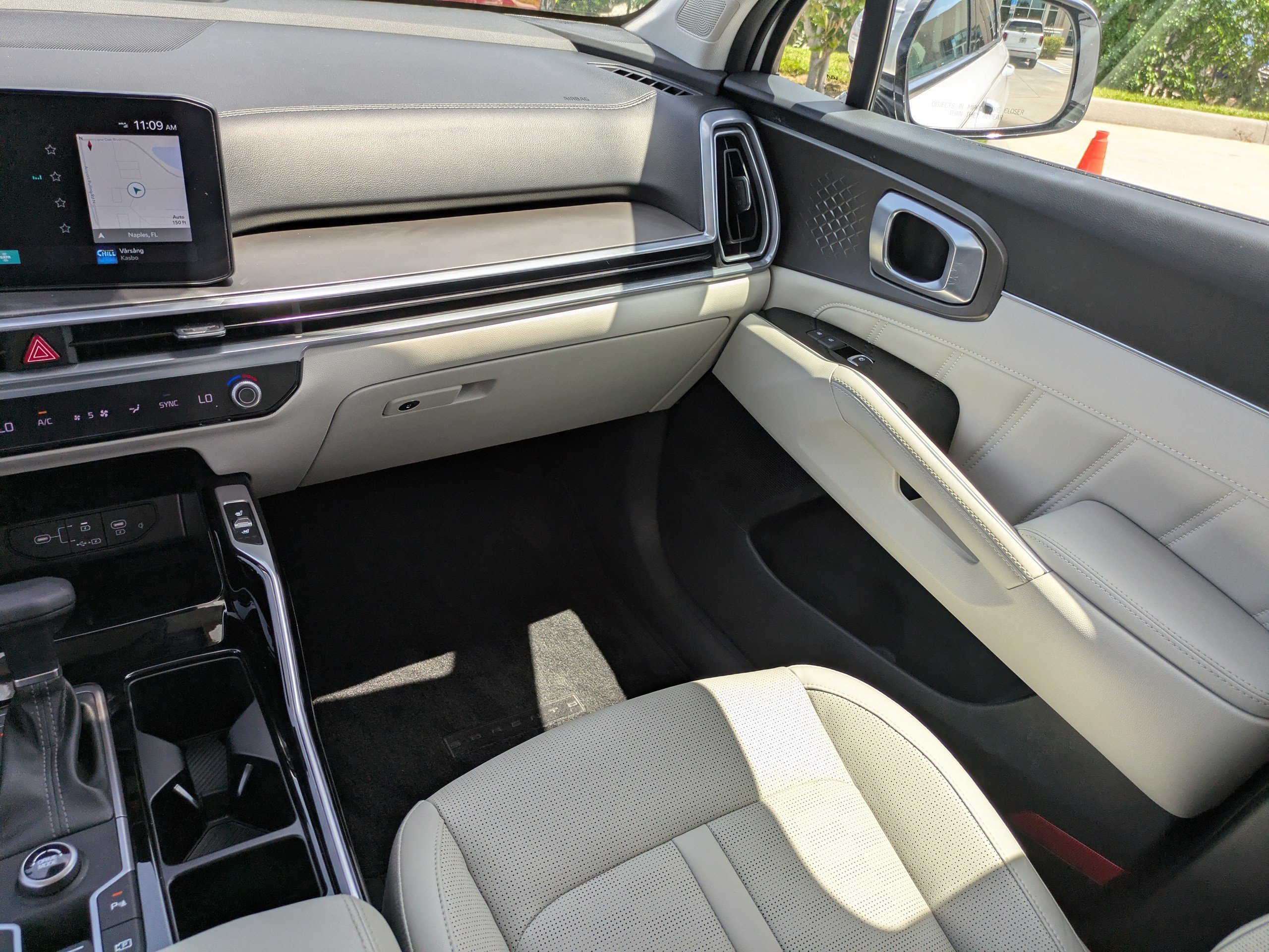 2025 Kia Sorento SX - Photo 17
