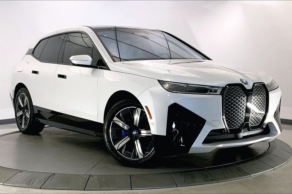 2023 BMW iX xDrive50's photo
