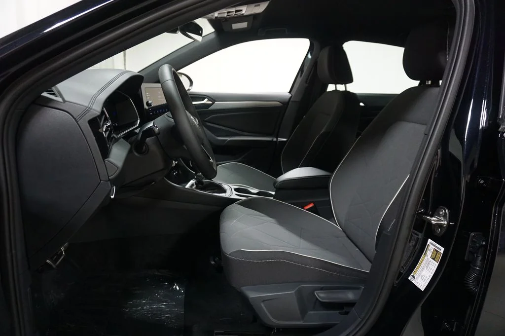 New 2026 Deep Black Volkswagen 1.5T Sport image 10