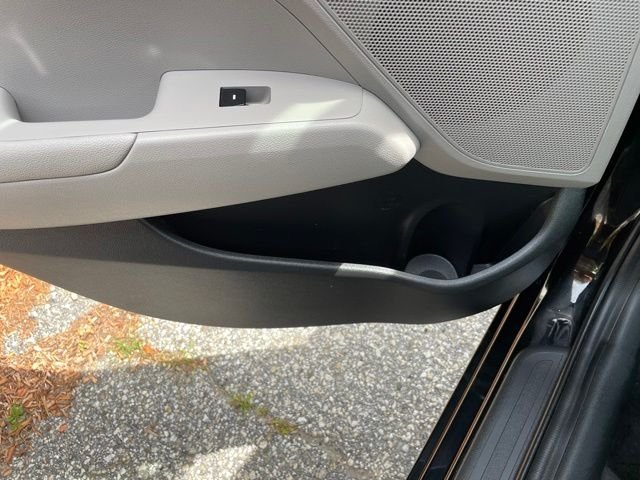 Used 2020 Phantom Black Hyundai SE image 37