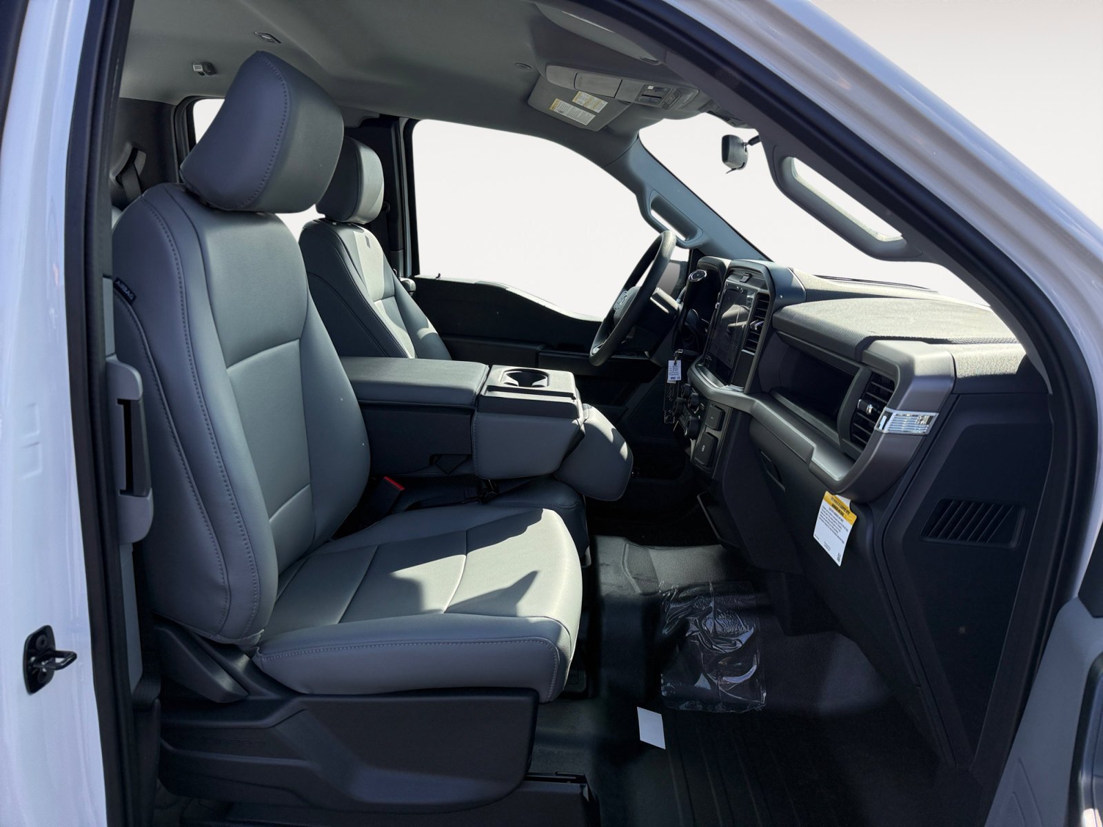 New 2026 Oxford White Ford XL image 19