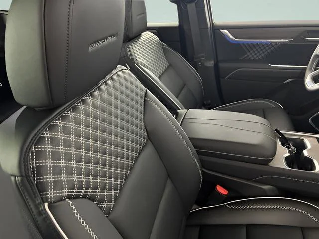 2026 GMC Acadia Denali - Photo 34