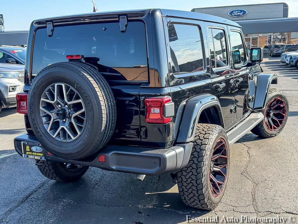 Used 2025 Black Clearcoat Jeep Sahara image 8