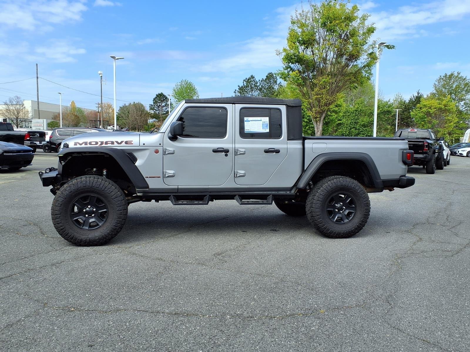 Used 2021 Billet Silver Metallic Clearcoat Jeep Mojave image 3