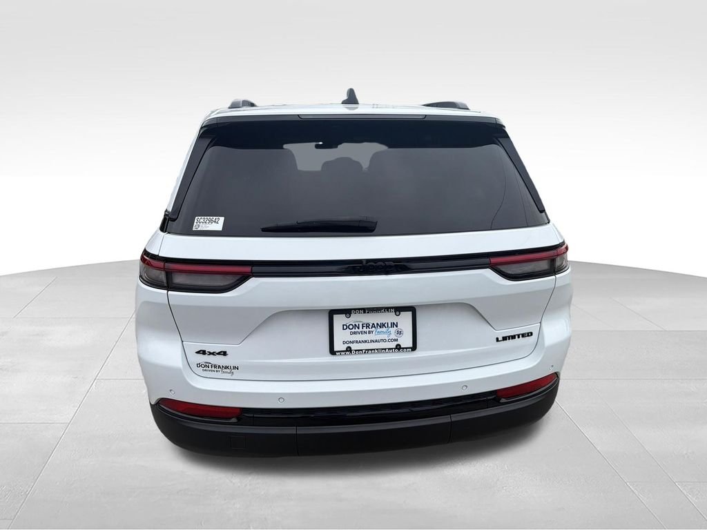 Used 2025 White Jeep Limited image 4
