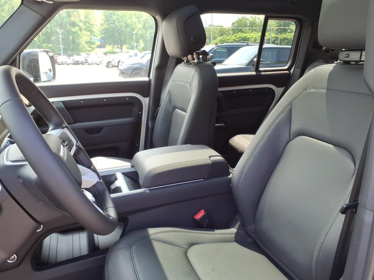 New 2026 Fuji White LAND ROVER X-Dynamic SE image 10