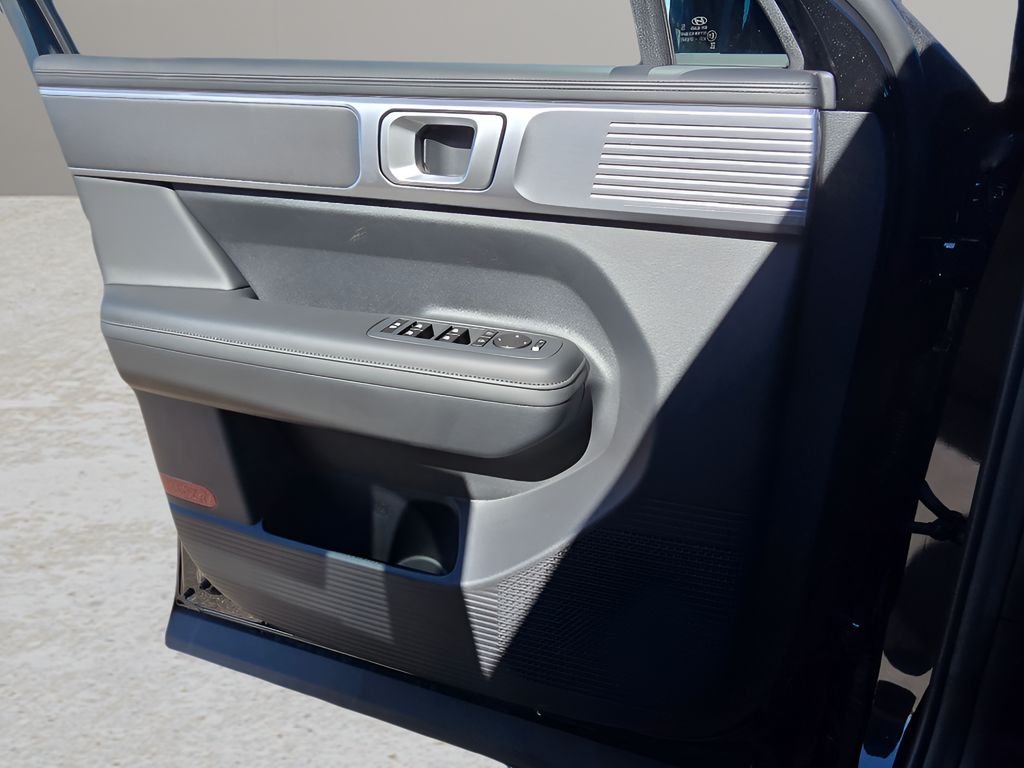 New 2026 Phantom Black Hyundai SEL image 17