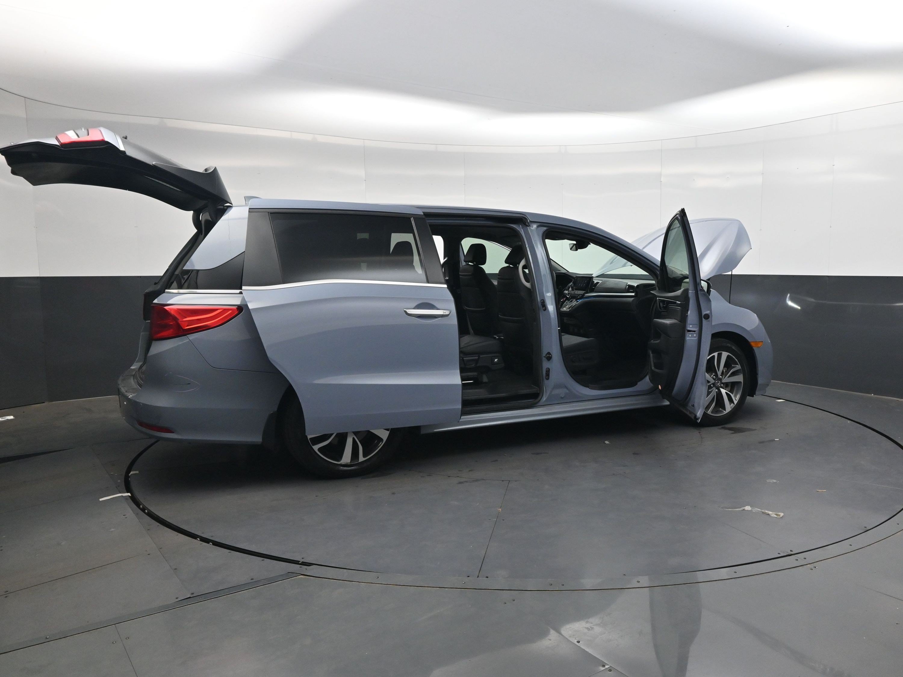 Used 2023 Sonic Gray Pearl Honda Touring image 34