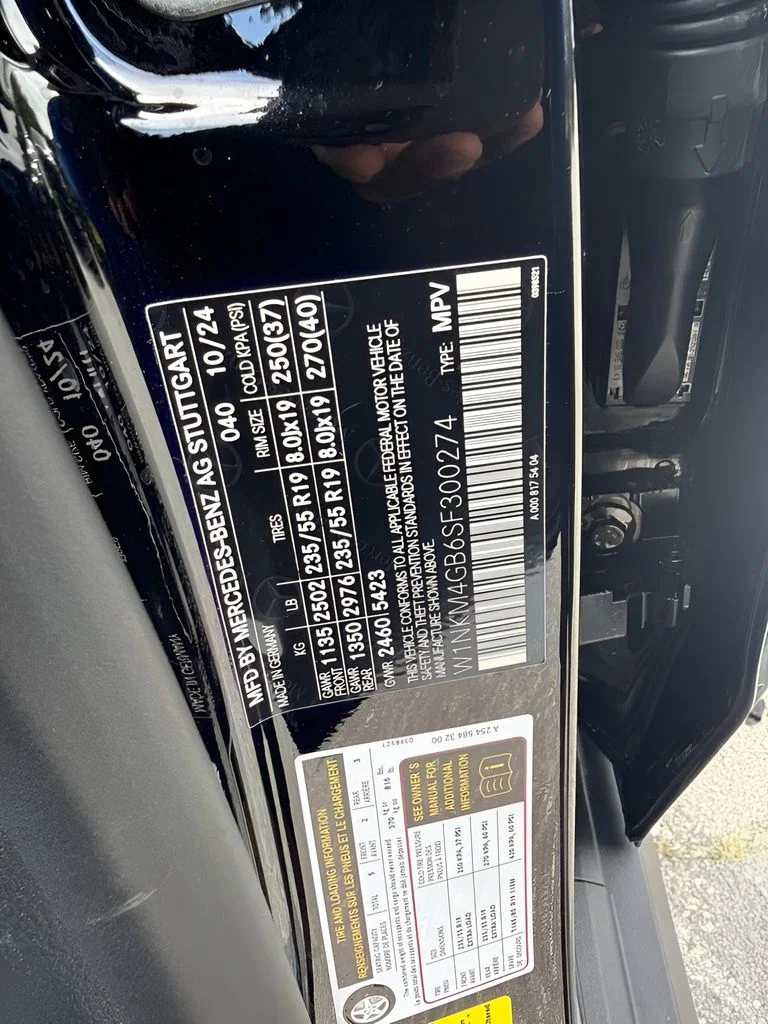 Used 2025 Black Mercedes-Benz GLC 300 image 23