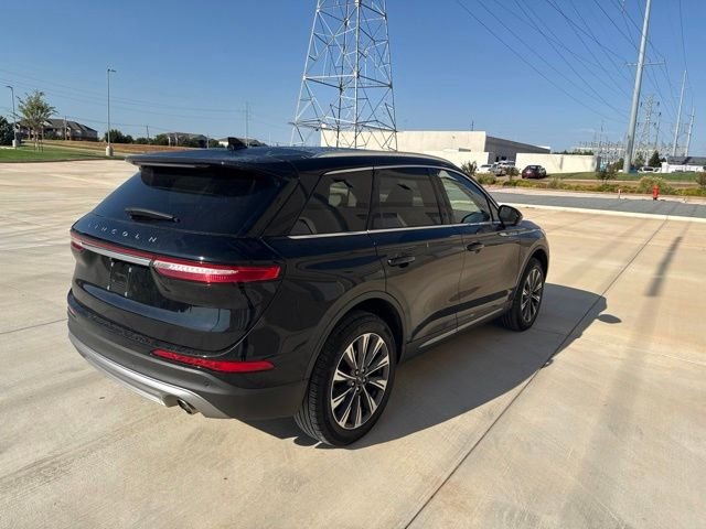 Used 2022 Black Lincoln Reserve image 6