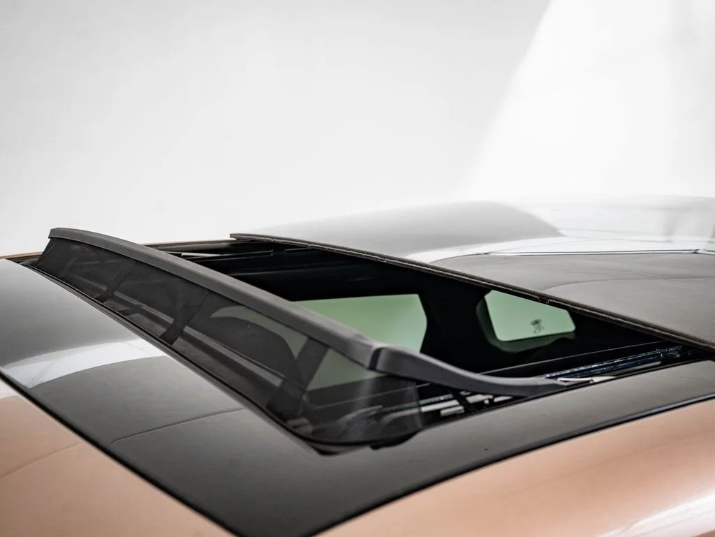 Used 2026 Bronze Land Rover Dynamic image 14