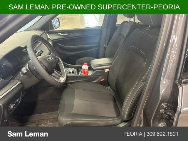 Used 2025 Gray Jeep Laredo image 5
