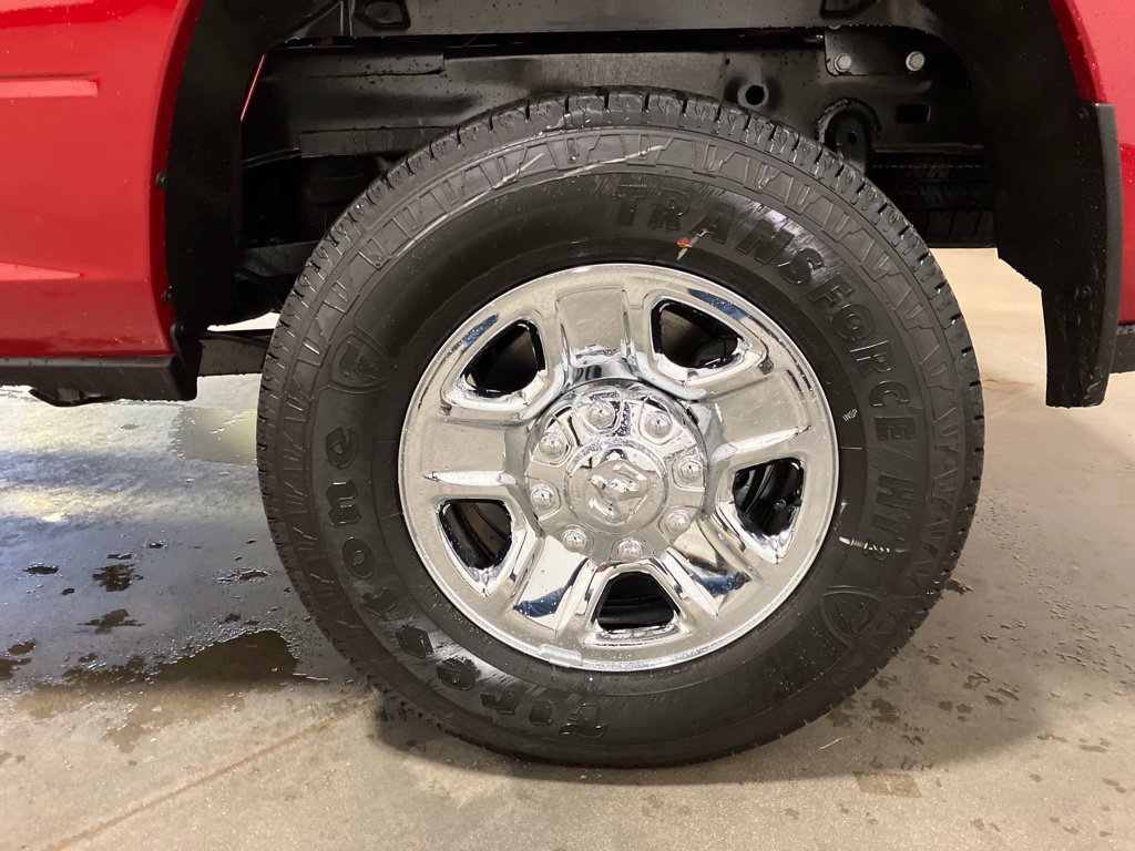 New 2026 Molten Red Pearl-Coat Exterior Paint RAM Tradesman image 30