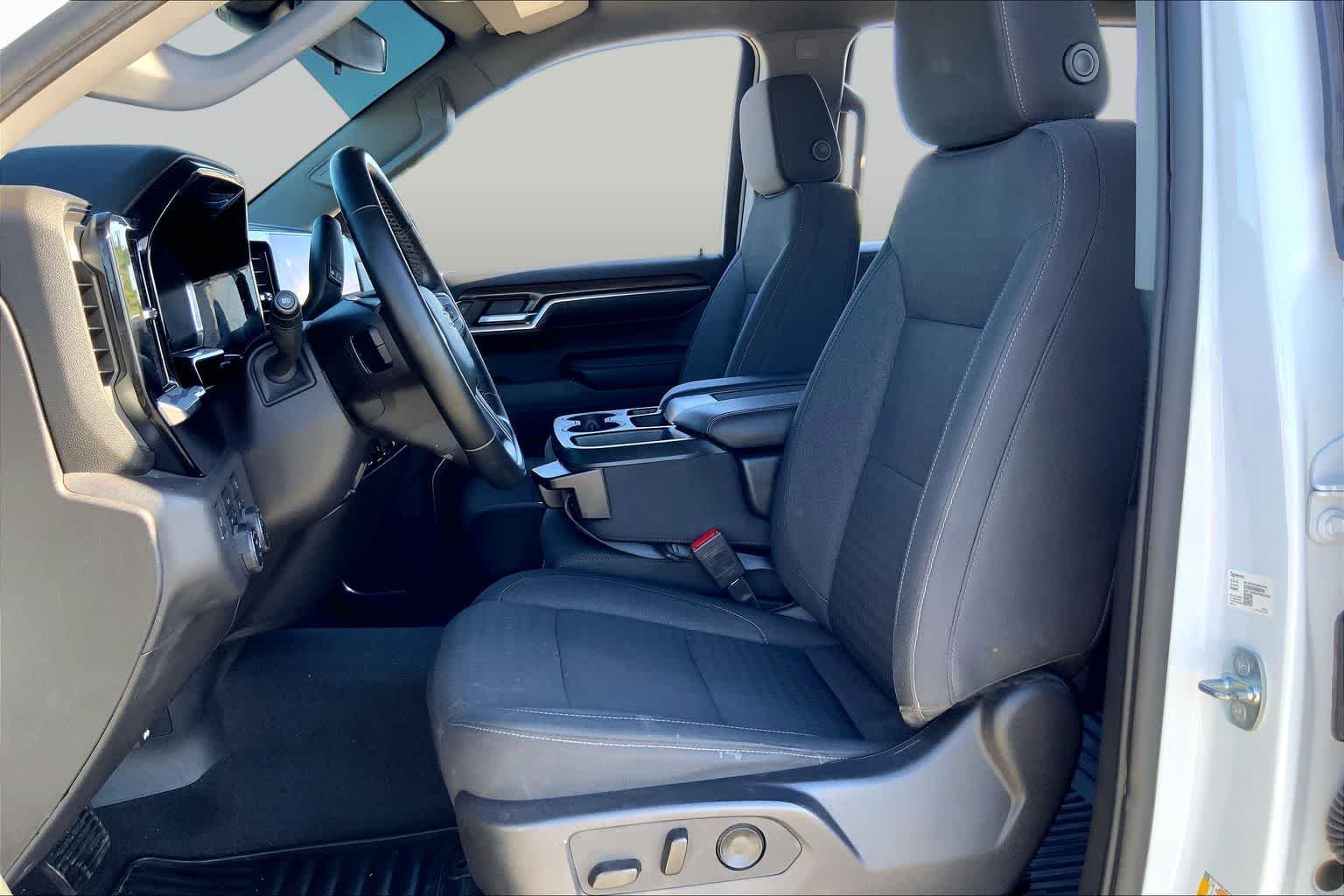Used 2023 Summit White Chevrolet LT image 8