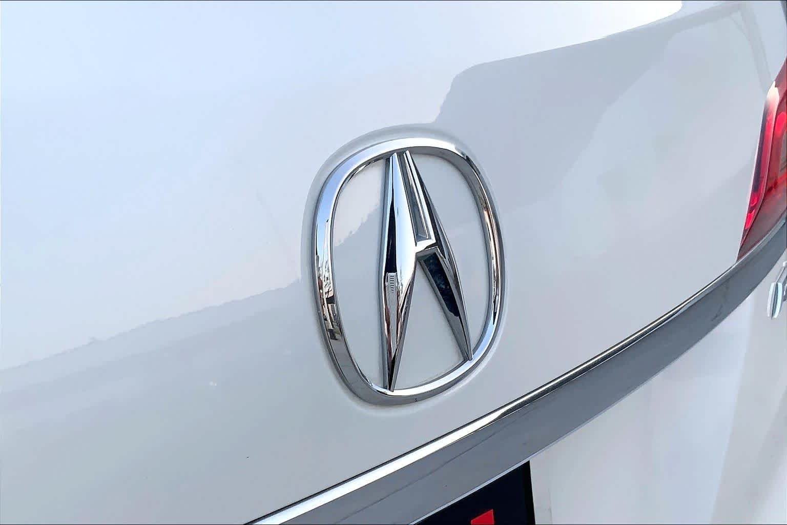 Used 2016 White Diamond Pearl Acura Tech Pkg image 31