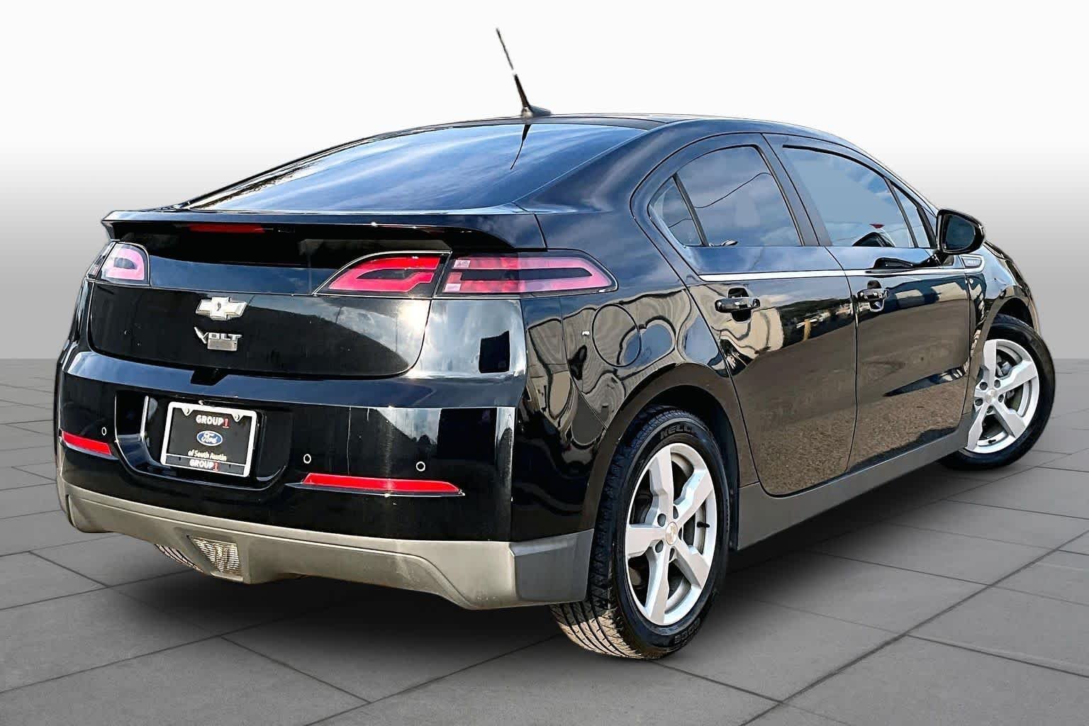 Used 2014 Black Chevrolet  image 13