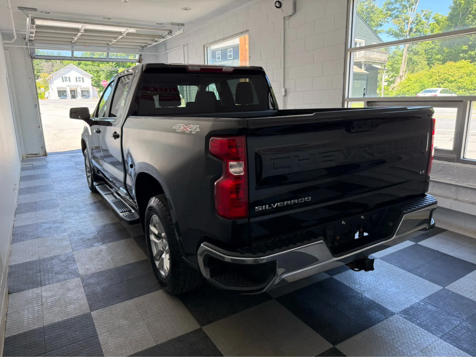 Used 2022 Black Chevrolet LT image 3