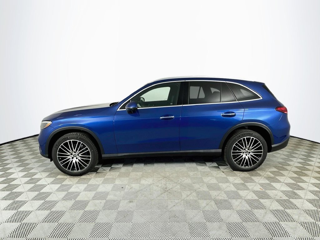 New 2027 Blue Mercedes-Benz GLC 300 image 4