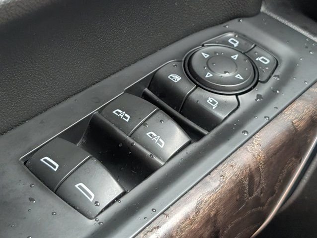 Used 2021 White GMC Denali image 25