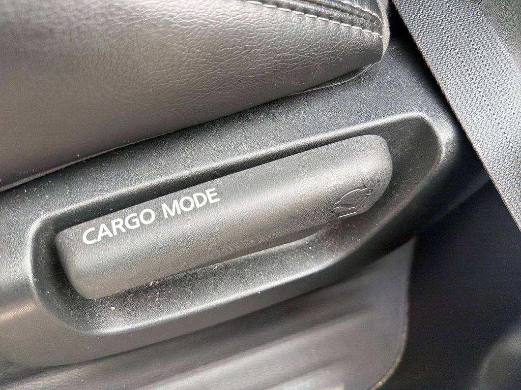 Used 2020 Silver Nissan SL image 27